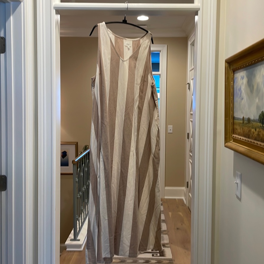 Lou & Grey tan and ivory dress (bw)